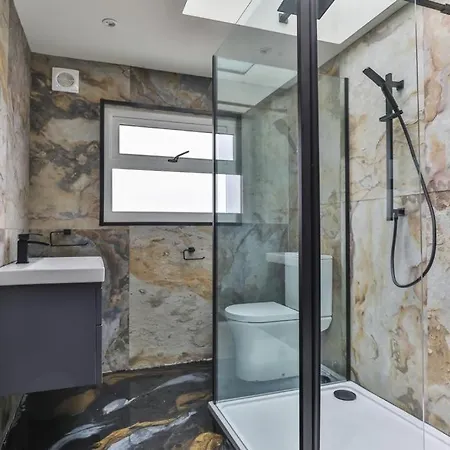 Holiday home 23 Trafalgar Square With Hot Tub And Cinema *