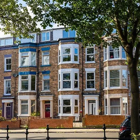 23 Trafalgar Square With Hot Tub And Cinema Ferienhaus Scarborough