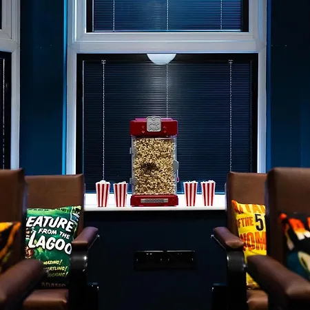 Vakantiehuis 23 Trafalgar Square With Hot Tub And Cinema Scarborough