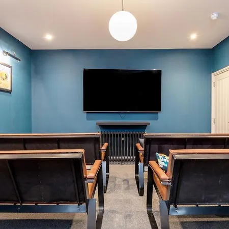 23 Trafalgar Square With Hot Tub And Cinema * Scarborough