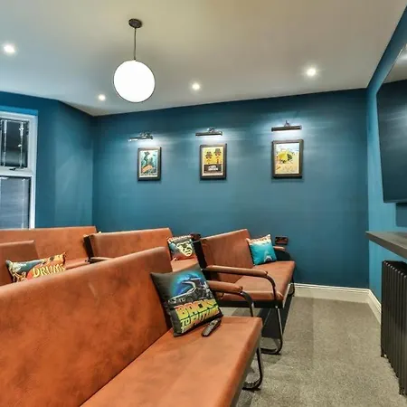 Ferienhaus 23 Trafalgar Square With Hot Tub And Cinema Scarborough