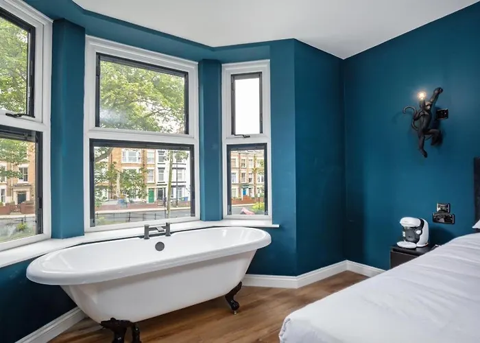 23 Trafalgar Square With Hot Tub And Cinema