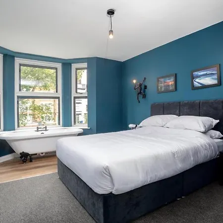 23 Trafalgar Square With Hot Tub And Cinema Hébergement de vacances